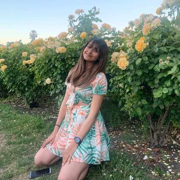 💕SEND OFFERS !💕 😊 🌸Bundle & Save!🌸😁☀️ - Picture 1 of 6